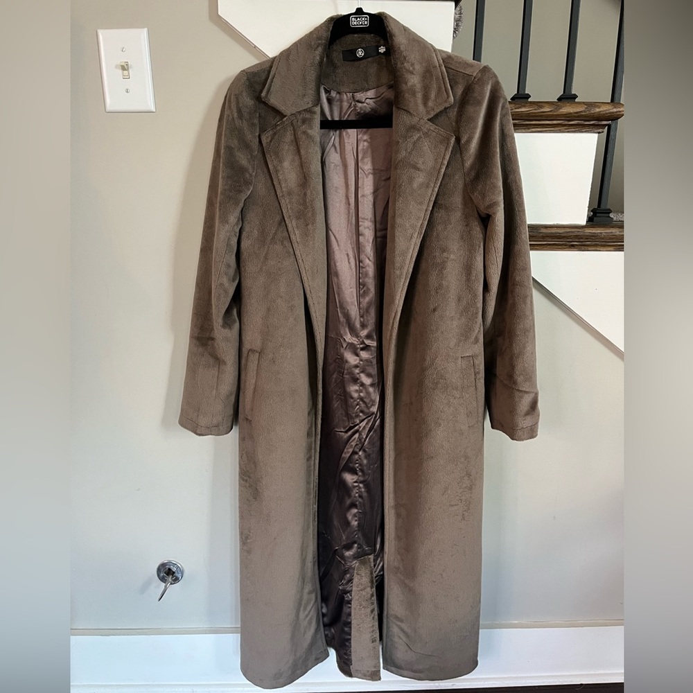 Missguided fur, trench coat. Barely worn in great condition